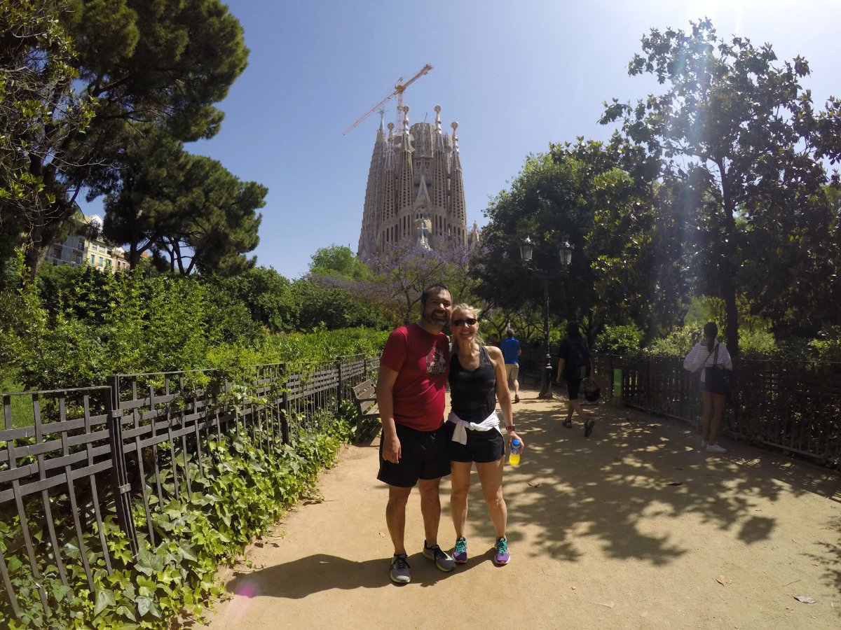 Running Tour in Barcelona - Modernism Architecture Gaudi Tour, La Sagrada Familia Passion Facade - Run Fun Sights